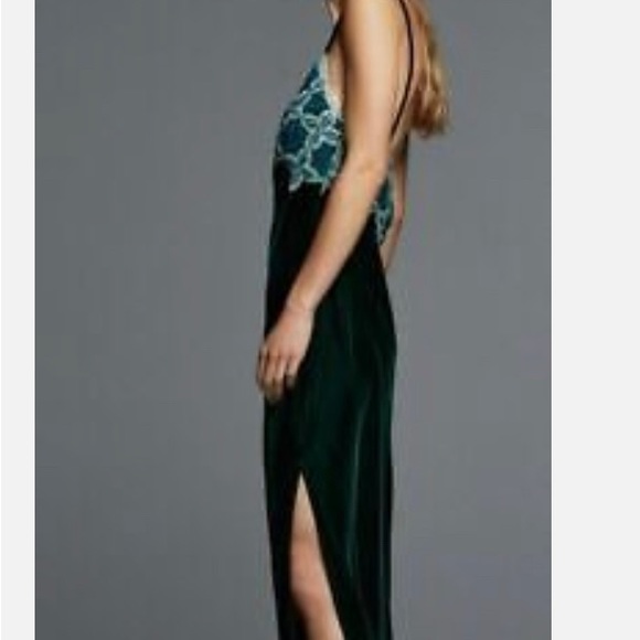 NEW ZARA FW21 LONG MAXI VELVET CROCHET LONG DRESS EMERALD GREEN - Picture 2 of 10